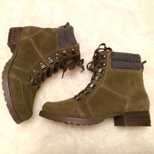 American Eagle Outfitters💚Lace-Up Boots